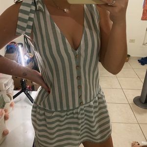 Stripped Mint green & white dress 🌿